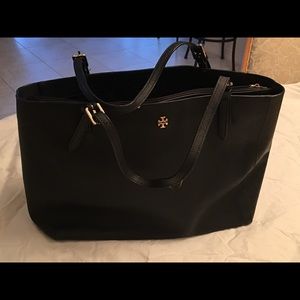 Large bag -fits a lap top